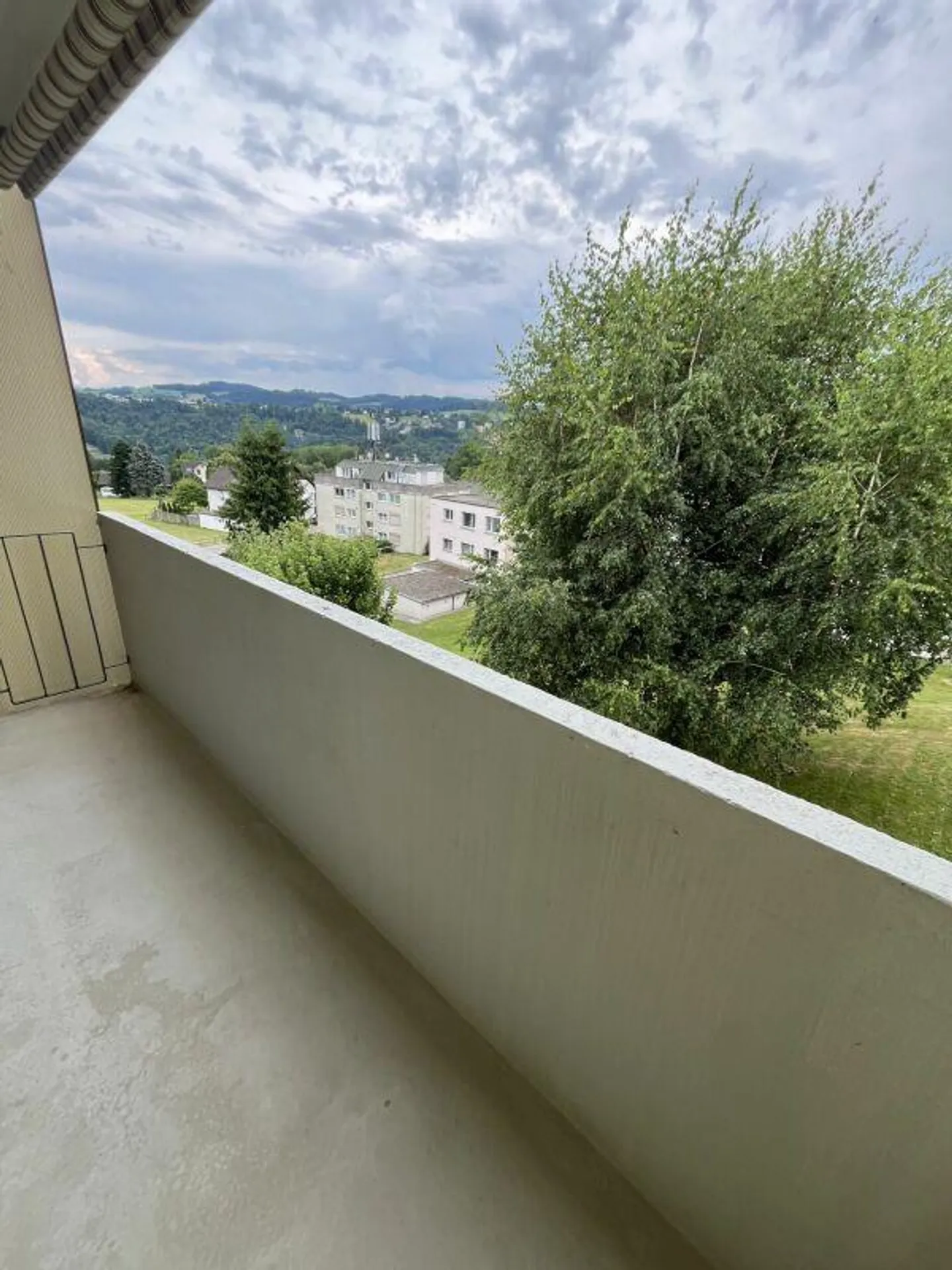 Quiet living, large rooms and a view of the greenery - Photo 9 of 9