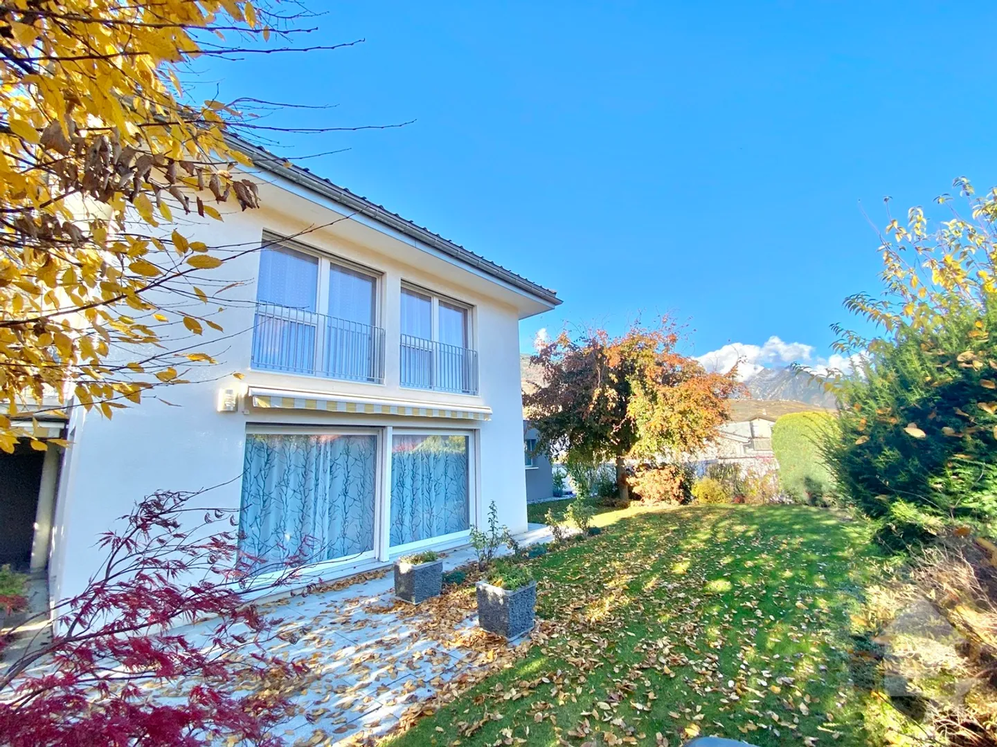 Magnifica villa moderna di 6,5 stanze! - Foto 6 di 35