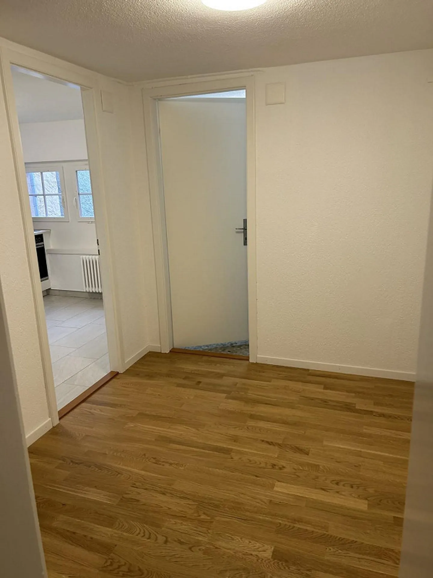 Freshly renovated 2.5-room apartment in the old town of Arbon - Photo 4 of 7