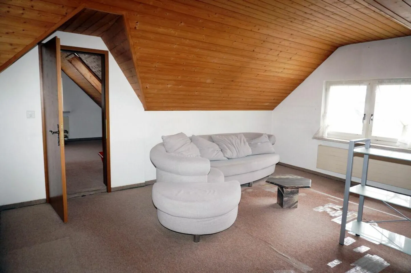 Wohnhaus mit 4 Wohneinheiten und Restaurant - Foto 7 von 22