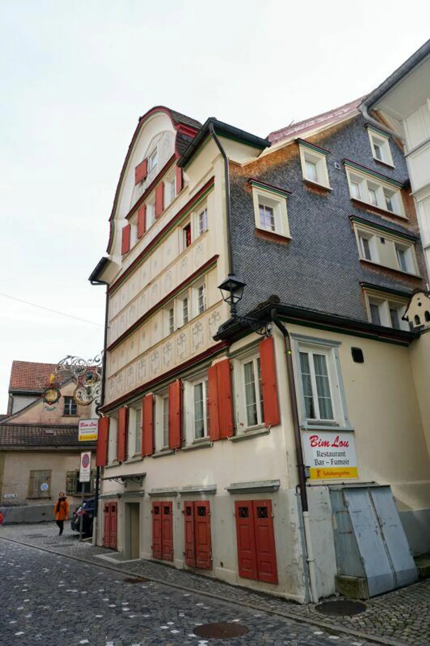 Wohnhaus mit 4 Wohneinheiten und Restaurant - Foto 3 von 22