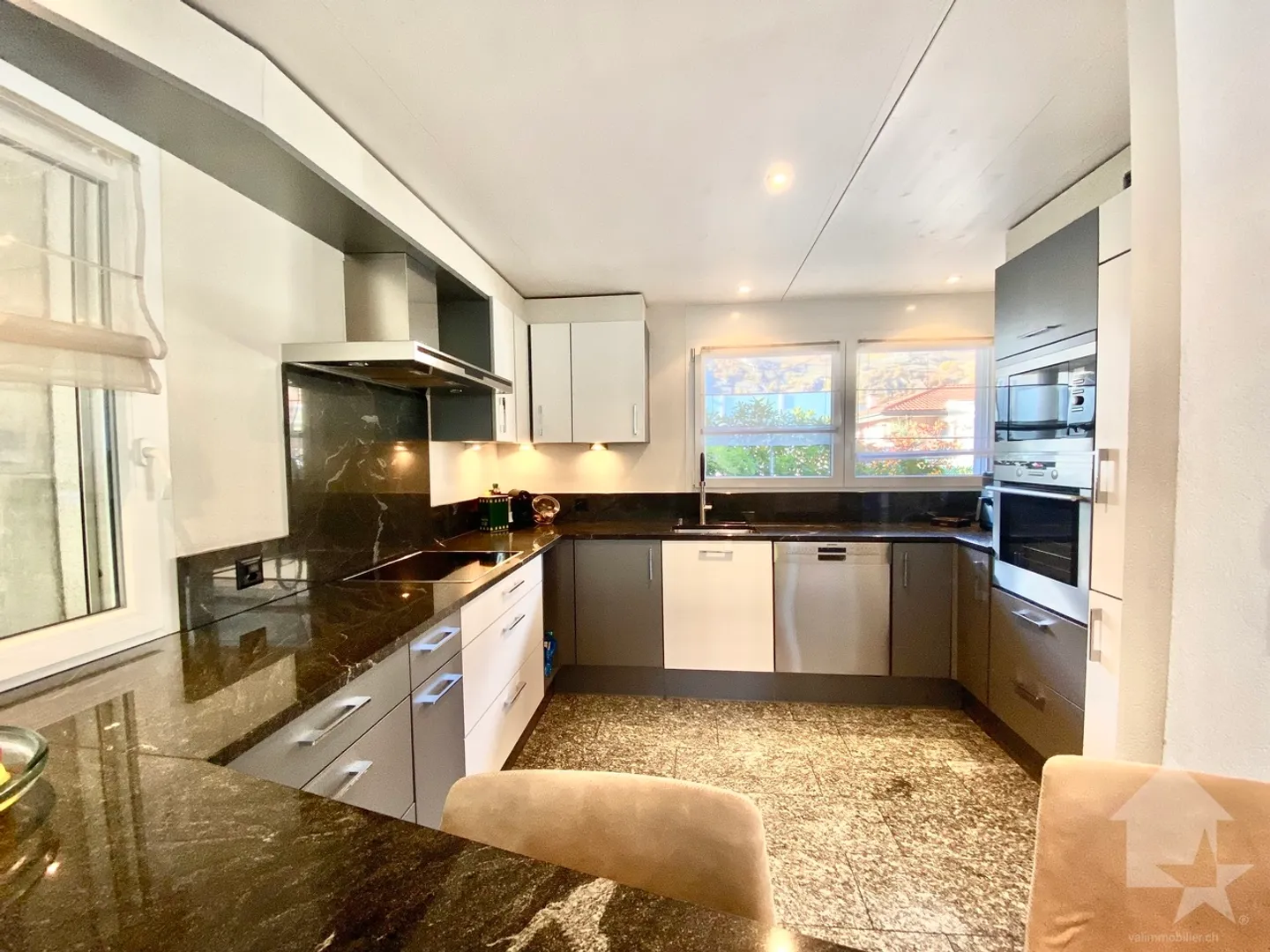 Magnifica villa moderna di 6,5 stanze! - Foto 10 di 35