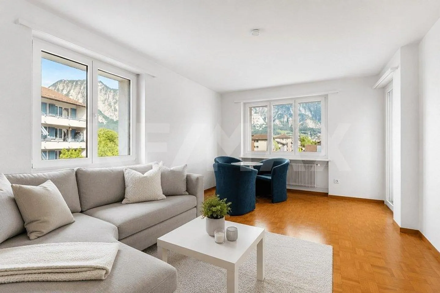 Living comfort with a view - 4 ½ room penthouse apartment in a well-kept three... - Photo 1 of 13