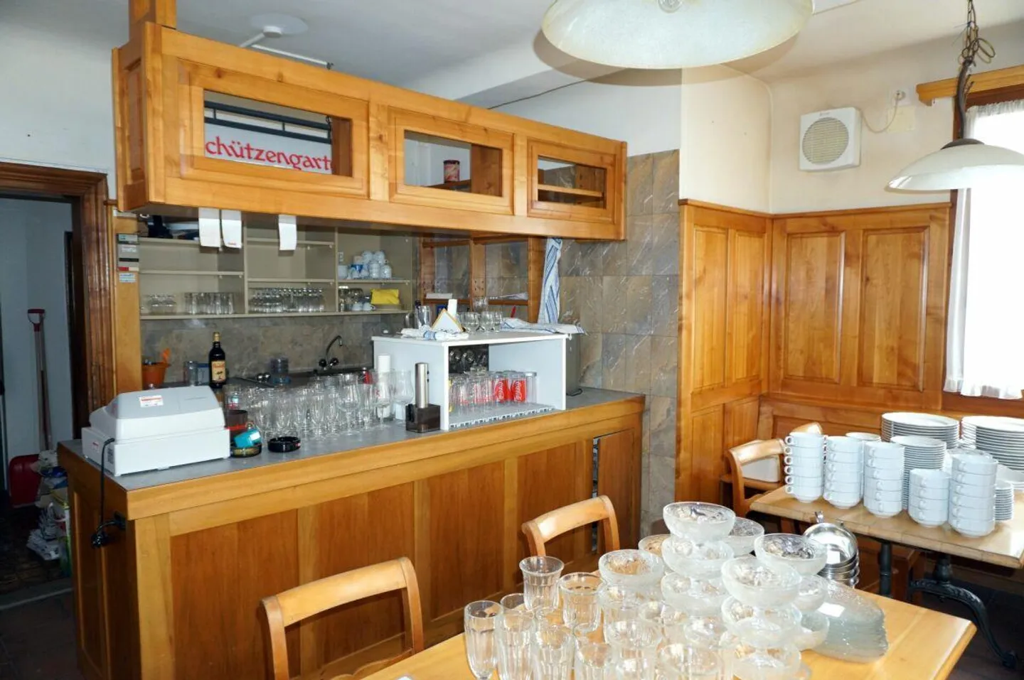 Wohnhaus mit 4 Wohneinheiten und Restaurant - Foto 16 von 22