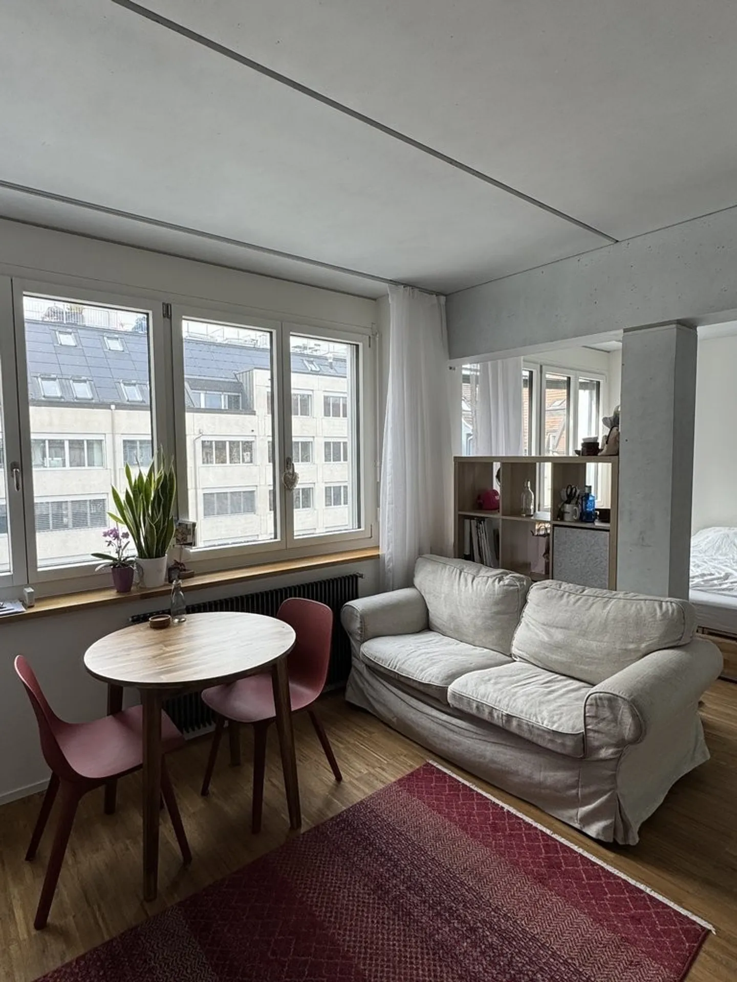 Petit, charmant, plein de possibilités - parfait appartement 1.5 pièces - Photo 2 sur 5