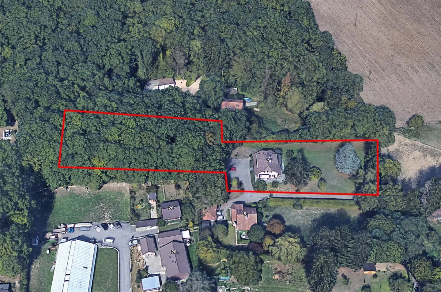 In co-esclusiva: Spaziosa casa familiare con bosco adiacente - Foto 11 di 13