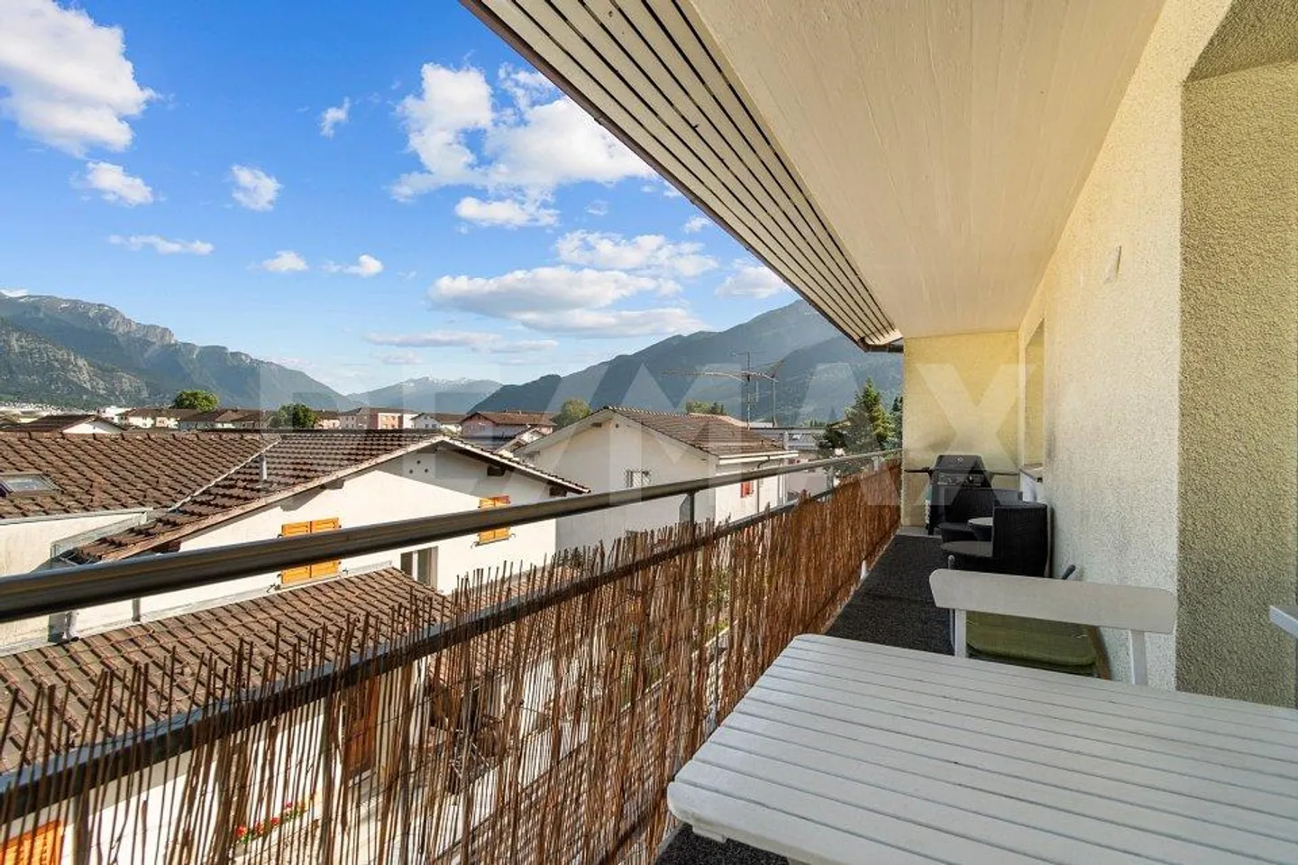 Living comfort with a view - 4 ½ room penthouse apartment in a well-kept three... - Photo 12 of 13