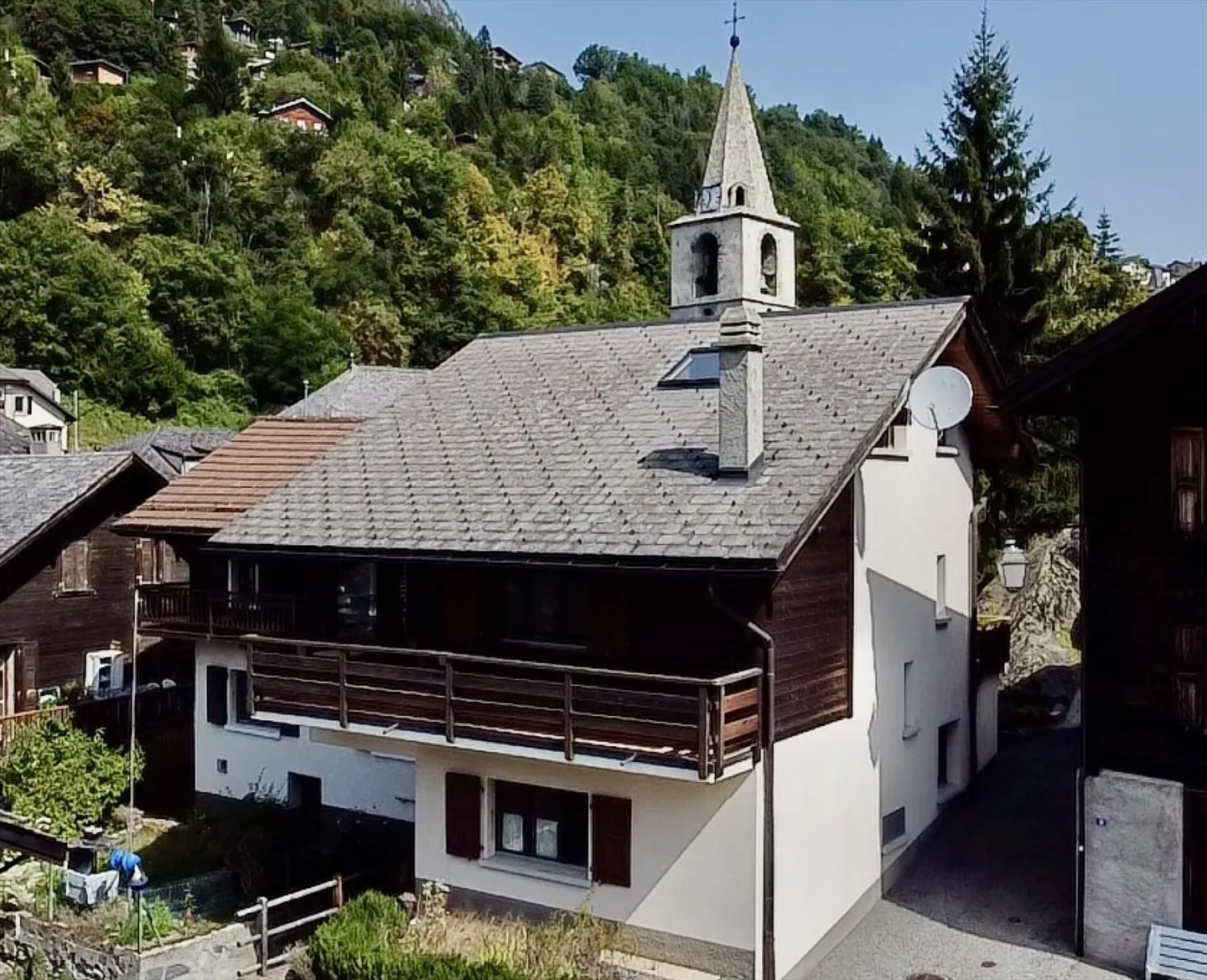 Casa di charme di 4,5 stanze a Salvan - Foto 1 di 13