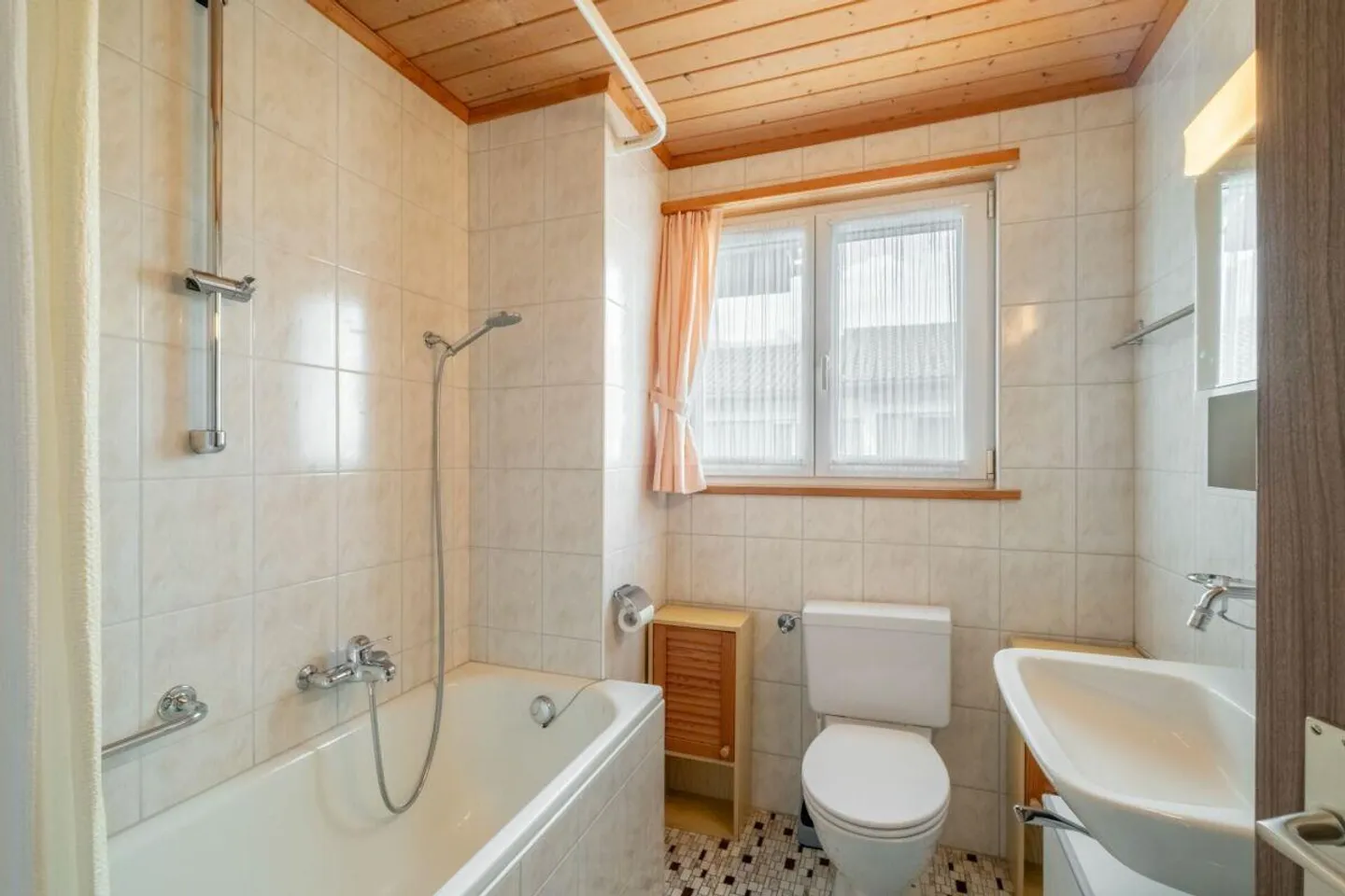 Semi-Detached House in a Quiet Location - Nature-Friendly Living for Families - Photo 10 of 20