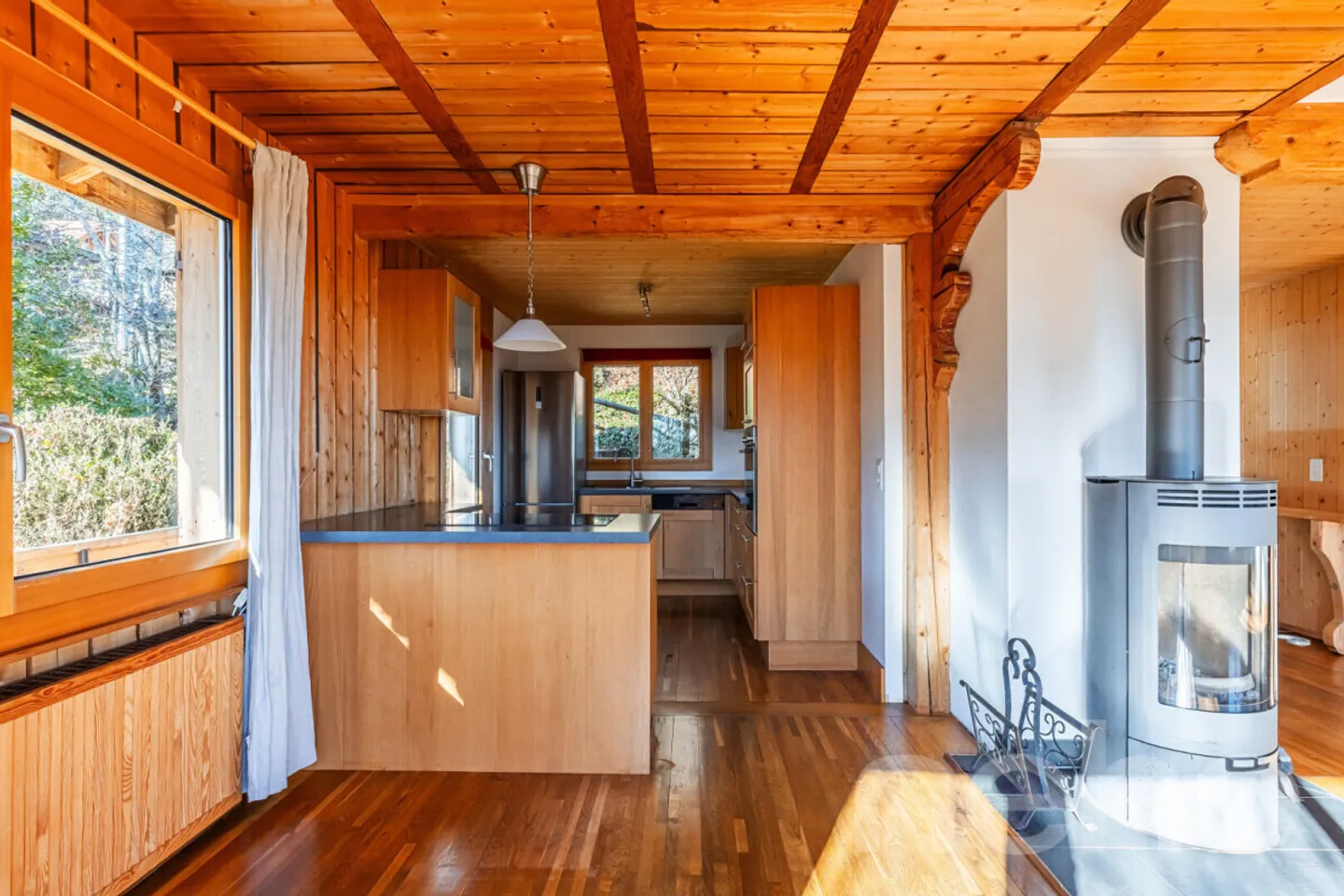 Chalet d?exception à St-Cergue, vue panoramique lac et montagnes - Photo 3 sur 9