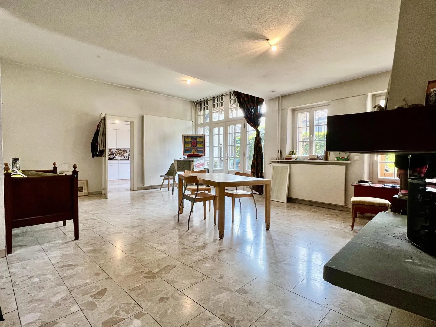 Esclusivo: Casa di villaggio con due appartamenti, 11 stanze / 6 camere da letto - Foto 4 di 12