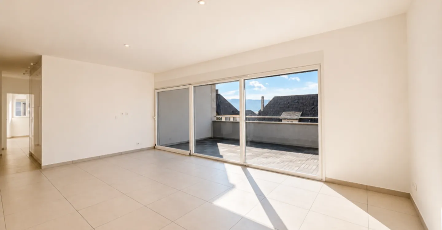 Geräumige und helle 5,5-Zimmer-Wohnung mit Terrasse - Foto 2 von 13