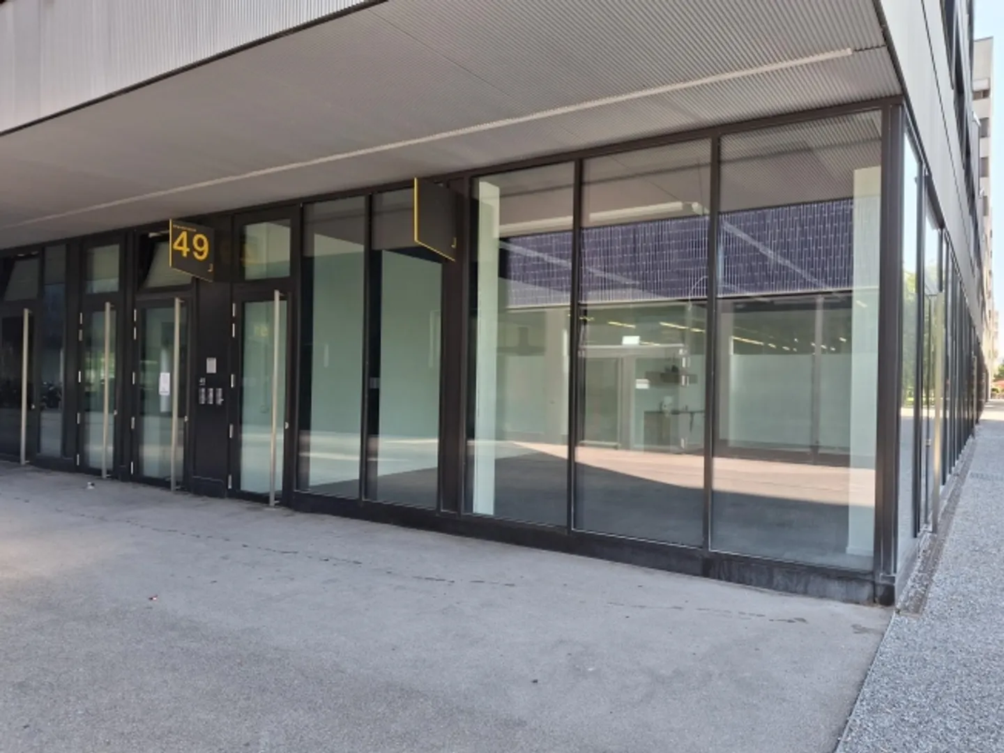 Edificio ad uso misto in affitto - Foto 2 di 6