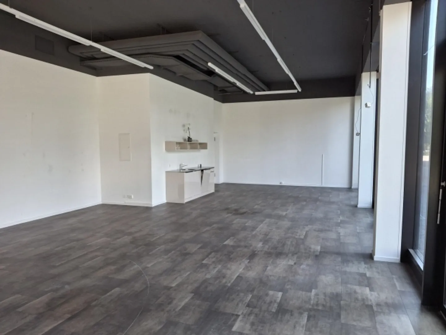 Edificio ad uso misto in affitto - Foto 3 di 6