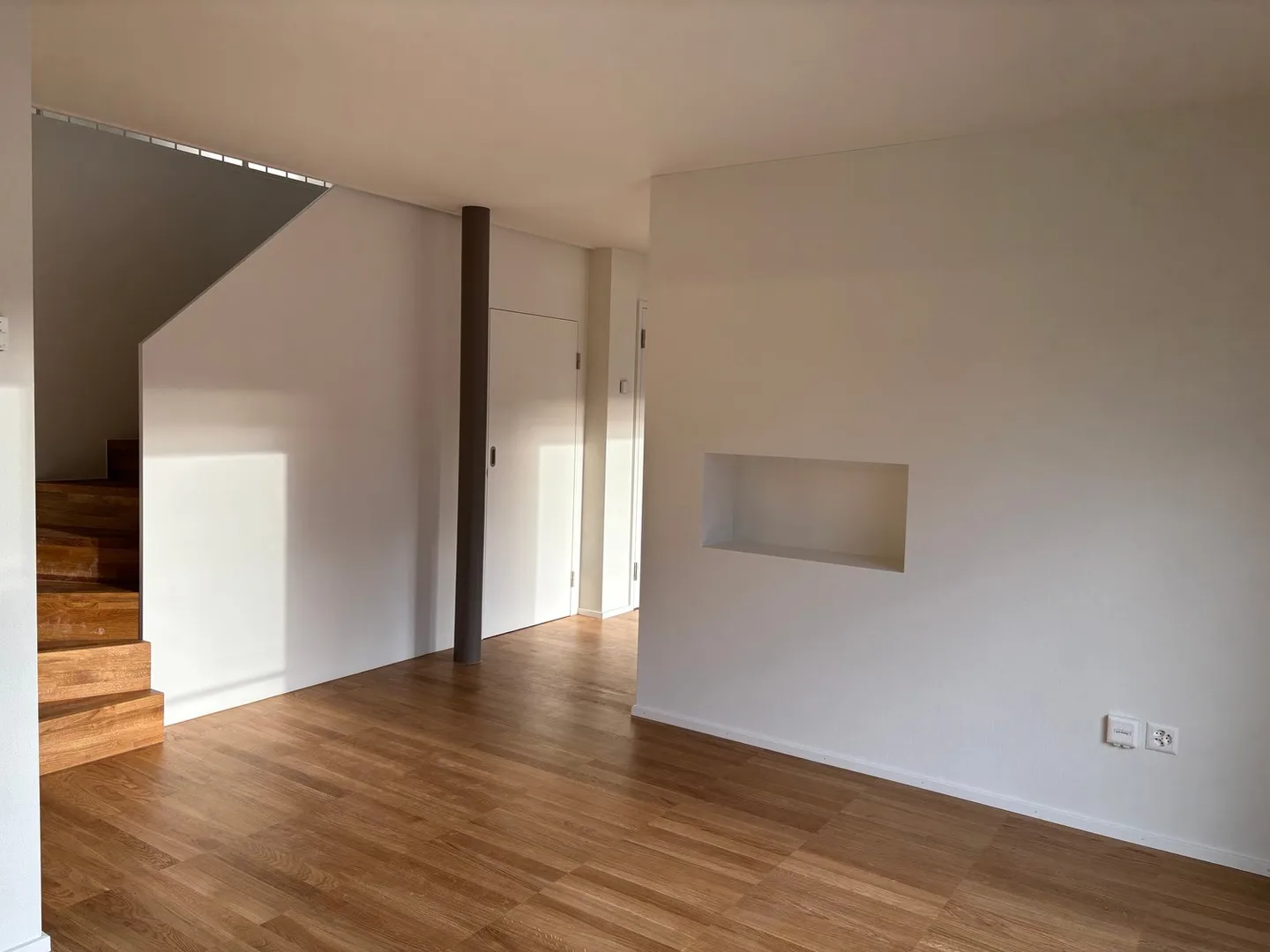 Appartement moderne 3,5 pièces avec balcon à Zurich - Photo 1 sur 9