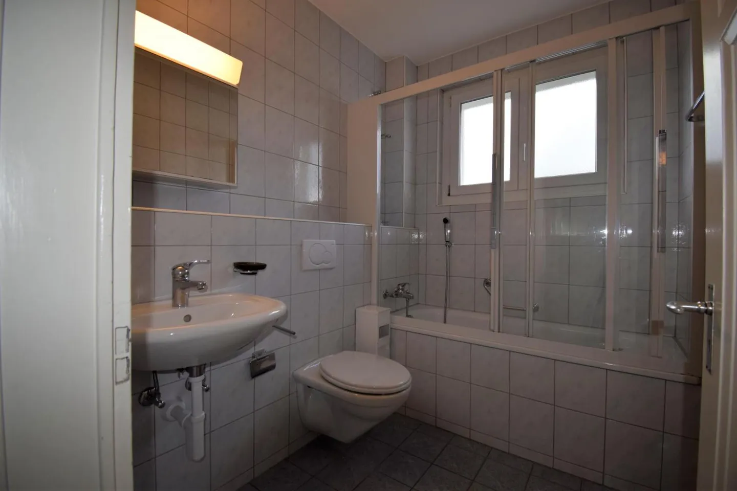 Appartement spacieux avec vue sur le lac - Photo 7 sur 9