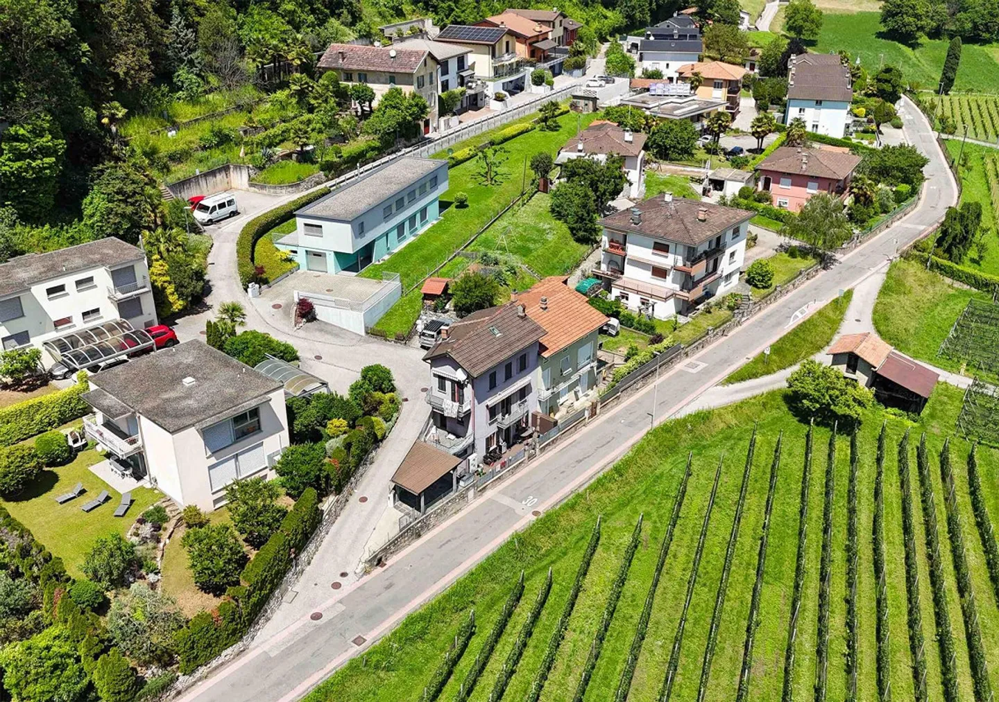Élégante maison tessinoise, rénovée dans la nature - Photo 2 sur 27
