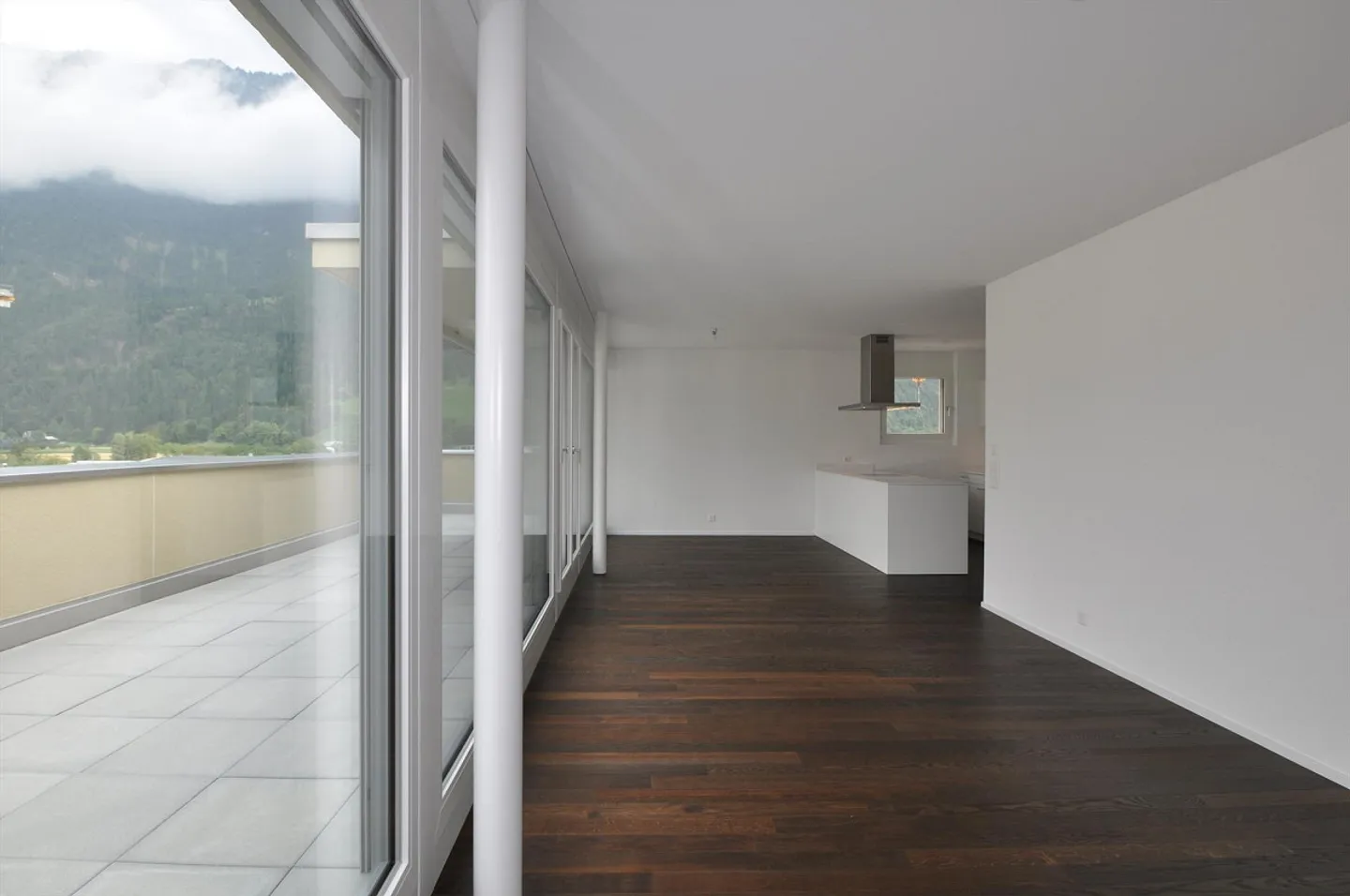 Attractive 3.5-room penthouse apartment for rent - Photo 6 of 10
