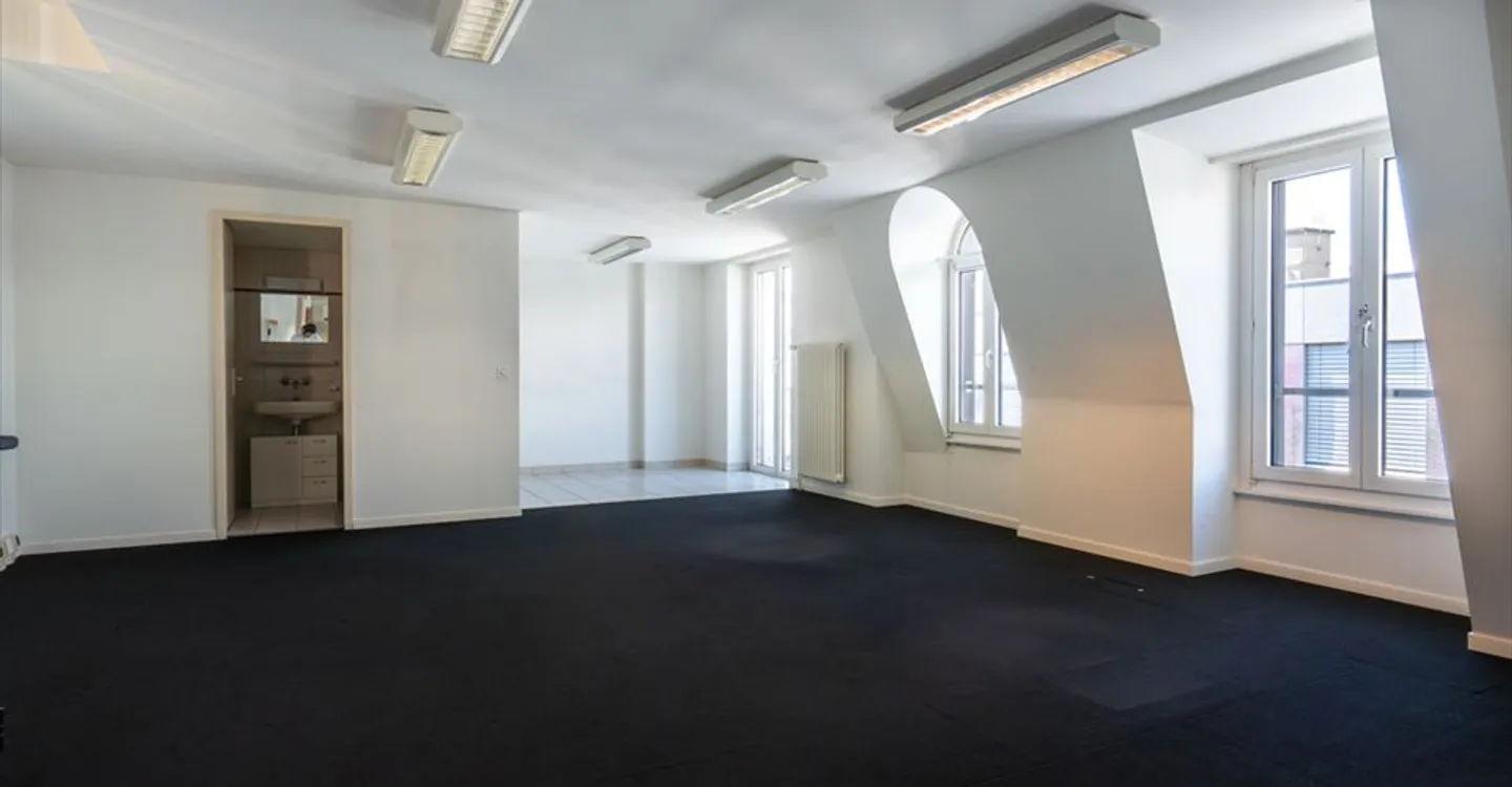 Bureau à louer - Photo 2 sur 11