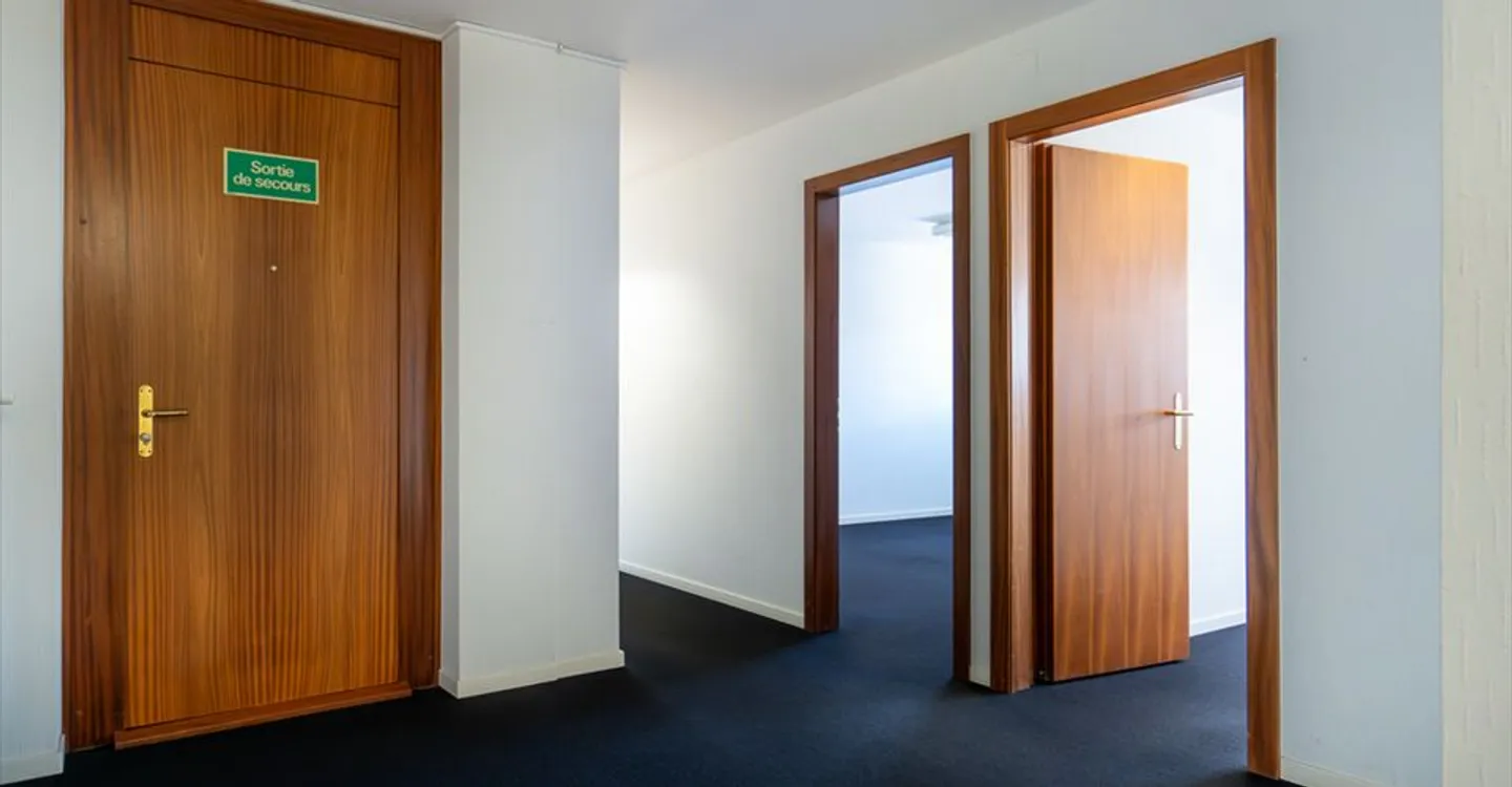 Bureau à louer - Photo 1 sur 11