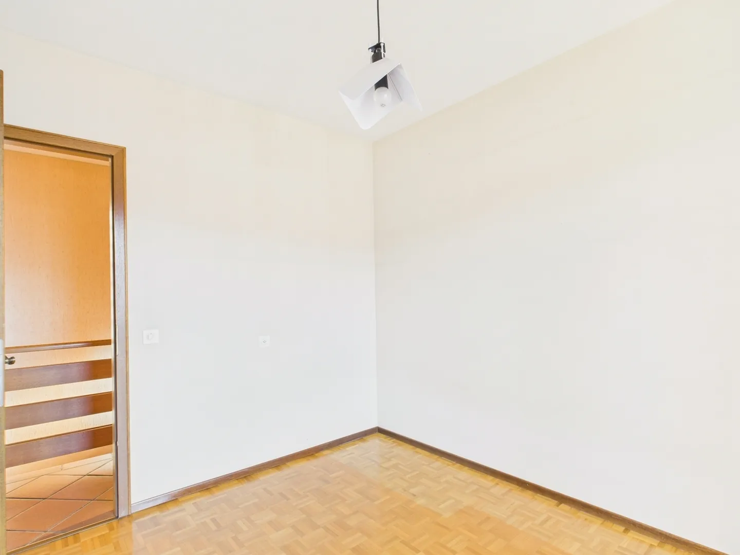 Geräumige Villa mit 6,5 Zimmern und Garten in Davesco-Soragno - Foto 9 von 13