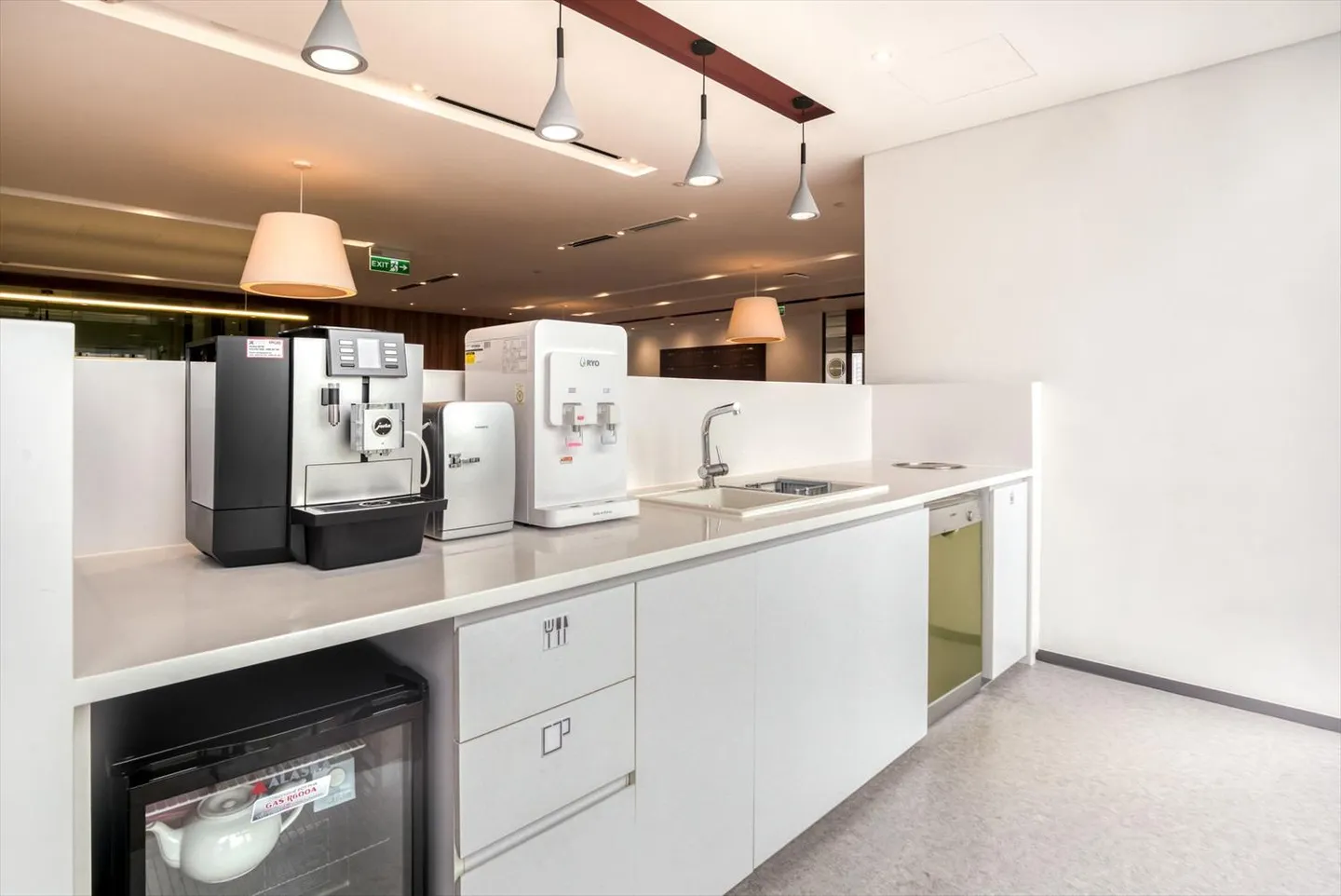 Accesso tutto incluso a spazi per uffici professionali per 15 persone in Regus Spoom Kriens - Foto 8 di 8