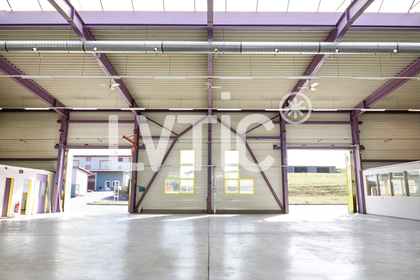 Laboratorio, deposito, uffici di 636 m2 in affitto a Romont - Foto 4 di 9