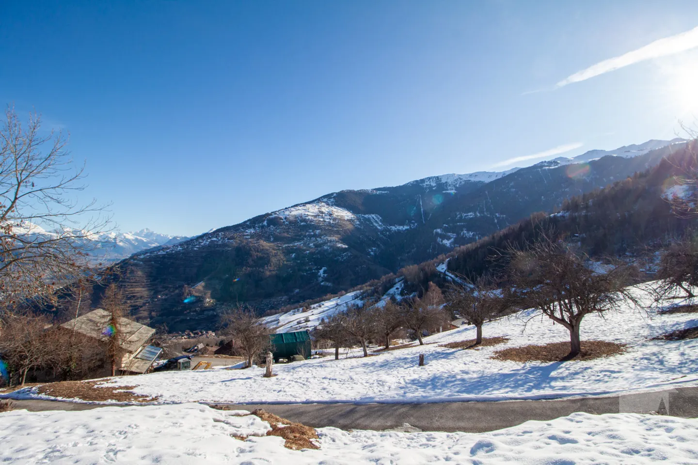 Terrain Idéal avec Vue Époustouflante - Photo 2 sur 4