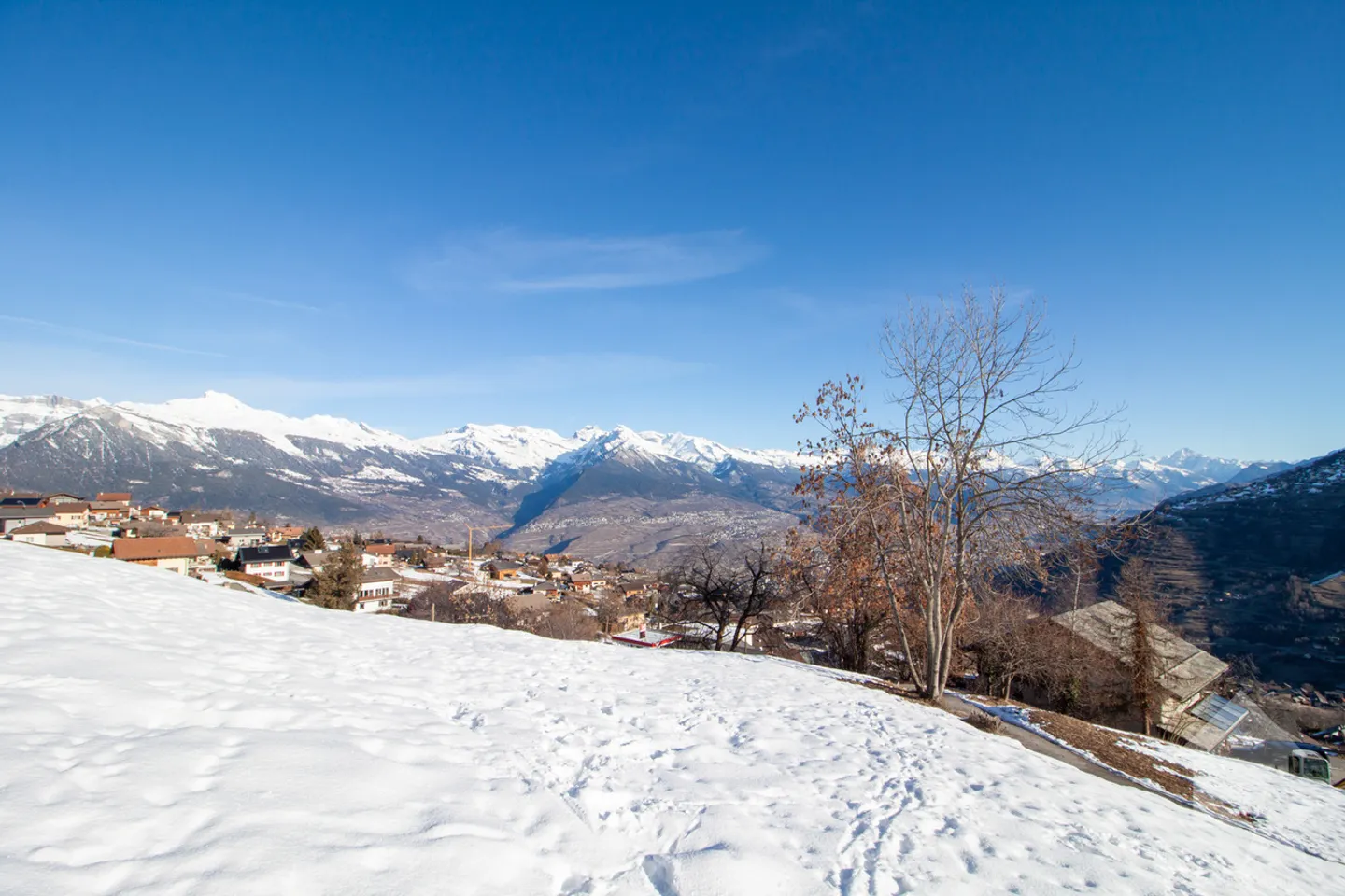 Terrain Idéal avec Vue Époustouflante - Photo 3 sur 4