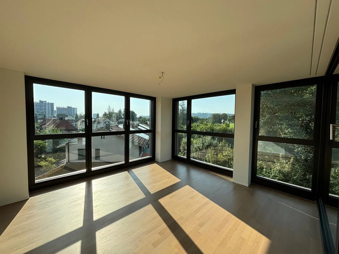 Appartamento moderno di 3,5 stanze vicino a Westside - Foto 2 di 12