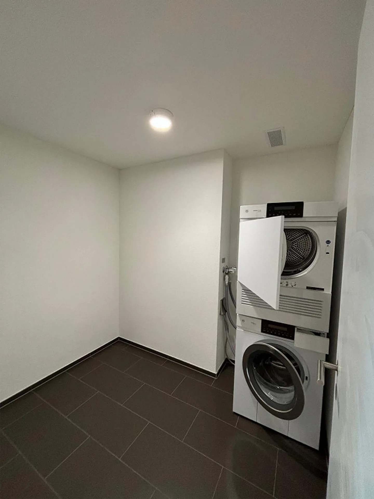 Appartamento moderno di 3,5 stanze vicino a Westside - Foto 11 di 12