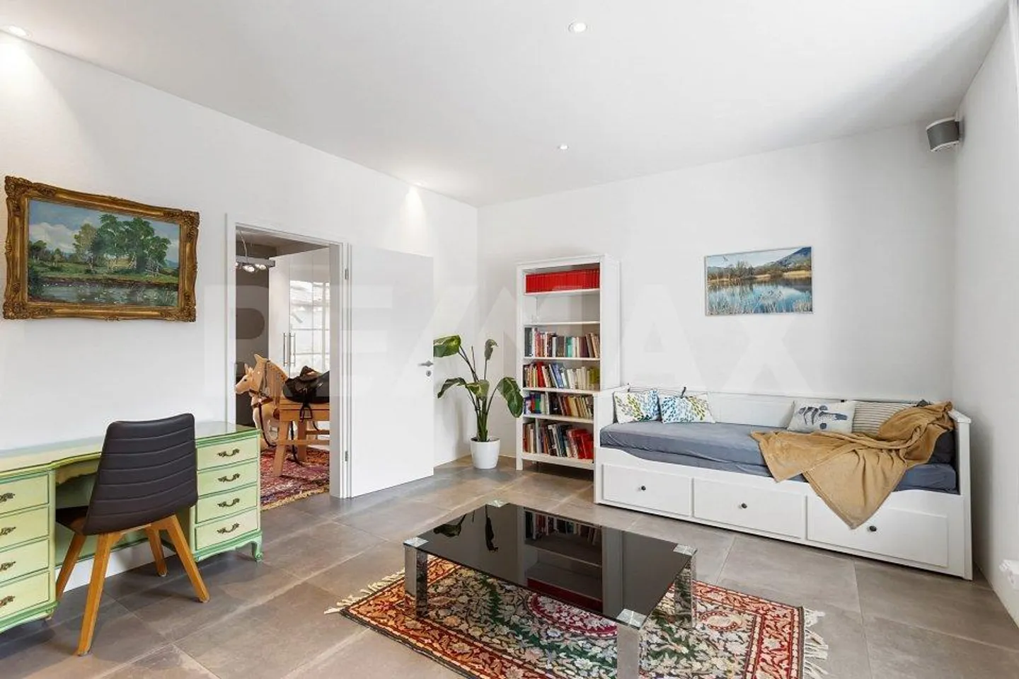 Maison individuelle unique de 6,5 pièces, indépendante, dans un emplacement résidentiel central - Photo 3 sur 13