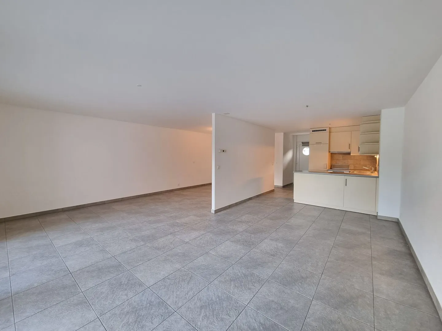 1.5 Room Apartment - Photo 4 of 10