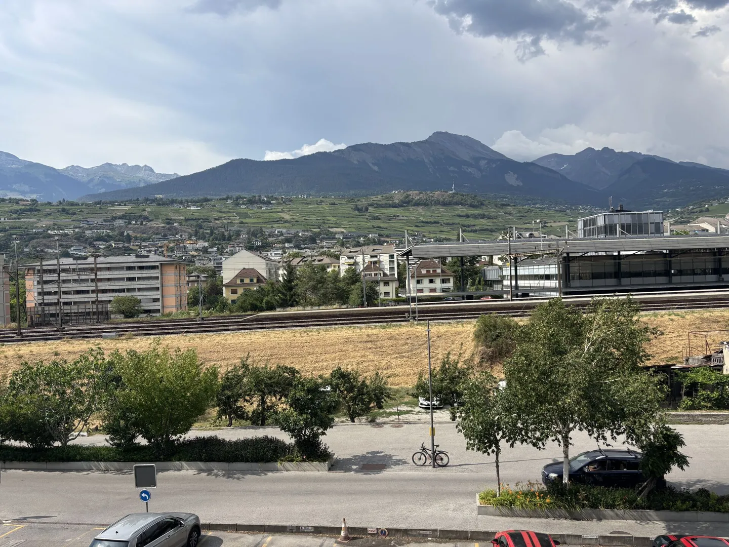 4,5-Zimmer-Wohnung - Nahe aller Annehmlichkeiten - Foto 2 von 2