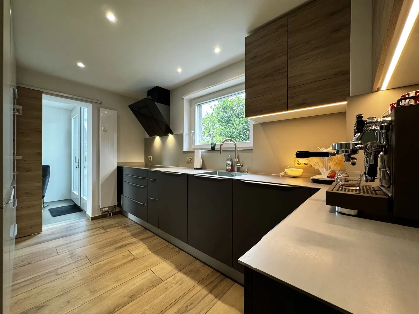 Lusso, spazio e design - una casa con carattere e classe - Foto 7 di 22