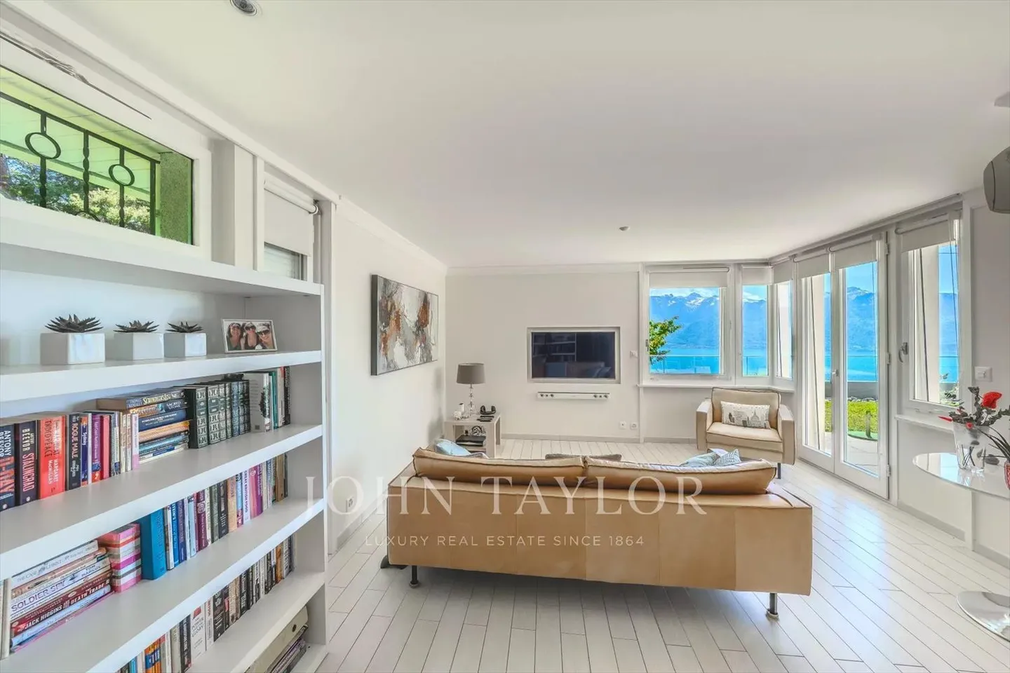 Villa con 10 stanze - Foto 12 di 13