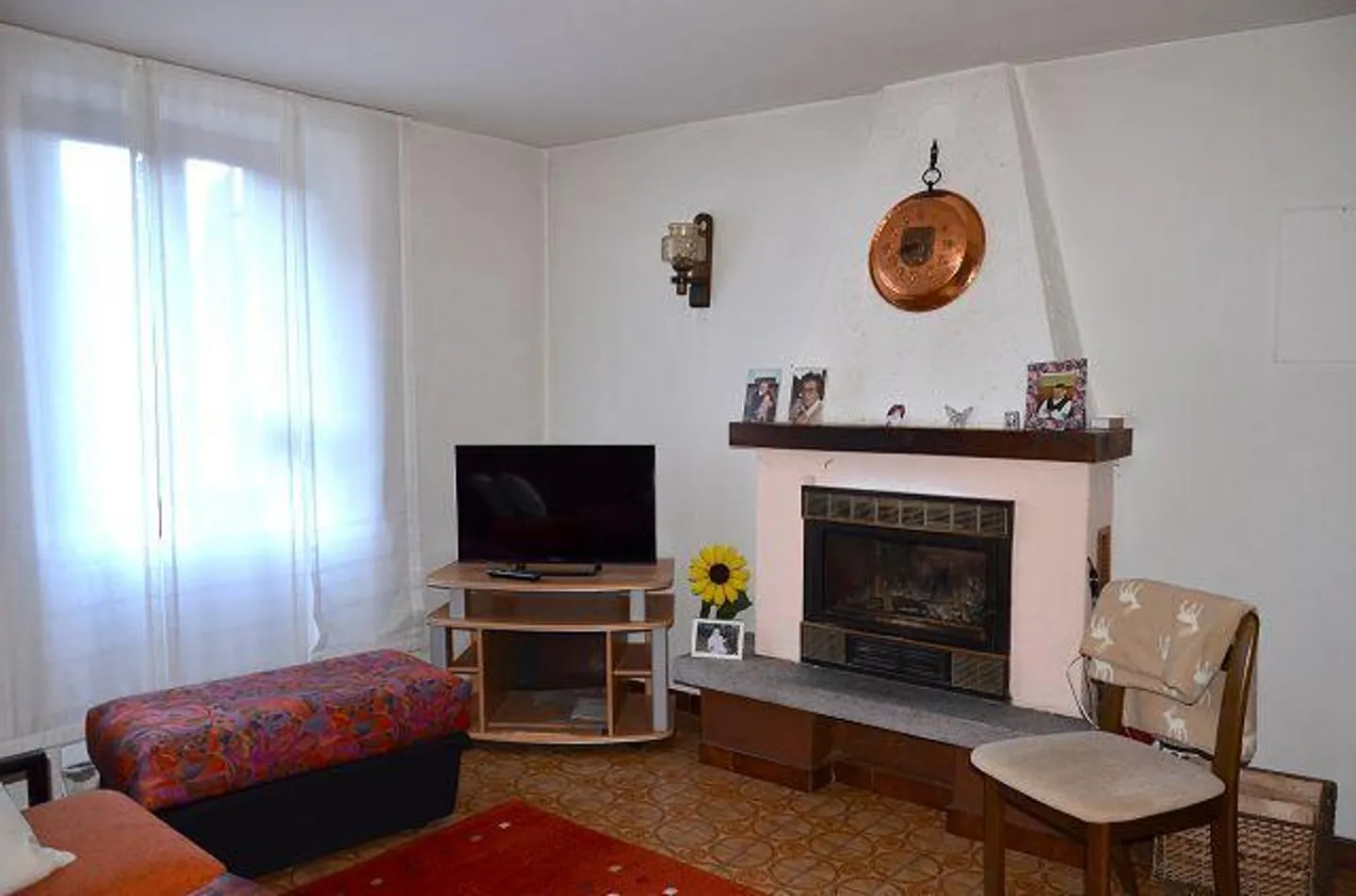 «6 1/2-Zimmer-Haus mit Grotto und Garten, sonnig, ruhig, schöne Aussicht/Casa di 6,5 loc. con grottino e bel giardino molto soleggiata con bella vista» - Foto 6 di 40
