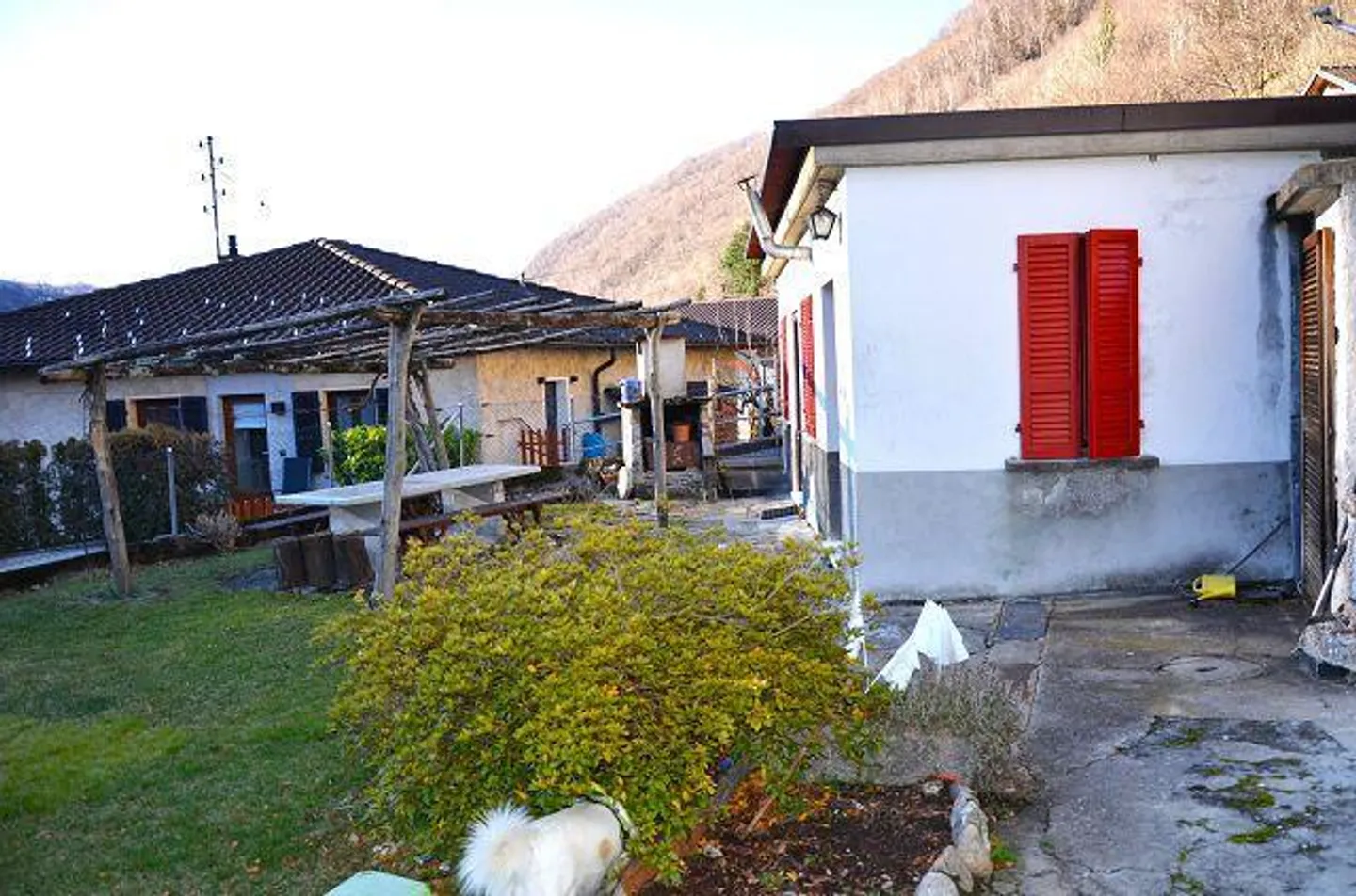 «6 1/2-Zimmer-Haus mit Grotto und Garten, sonnig, ruhig, schöne Aussicht/Casa di 6,5 loc. con grottino e bel giardino molto soleggiata con bella vista» - Foto 28 di 40