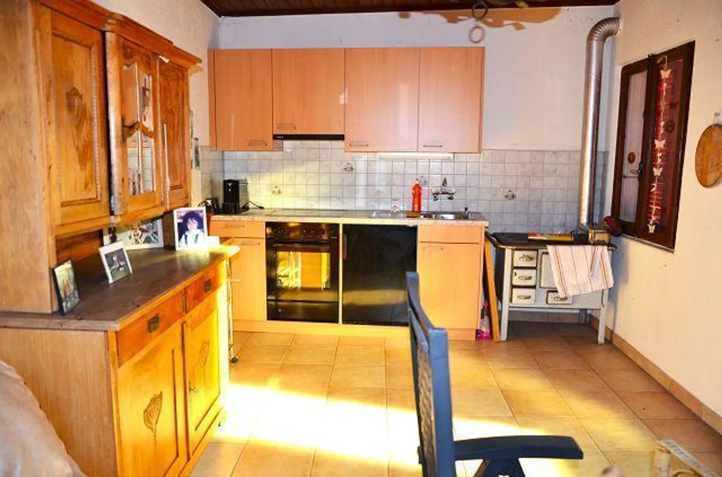«6 1/2-Zimmer-Haus mit Grotto und Garten, sonnig, ruhig, schöne Aussicht/Casa di 6,5 loc. con grottino e bel giardino molto soleggiata con bella vista» - Foto 29 di 40