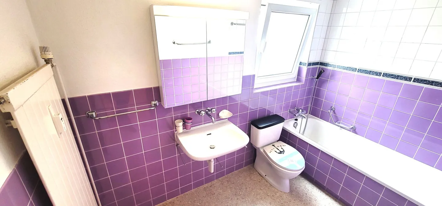 Geräumige moderne Wohnung mit Balkon - Foto 6 von 8