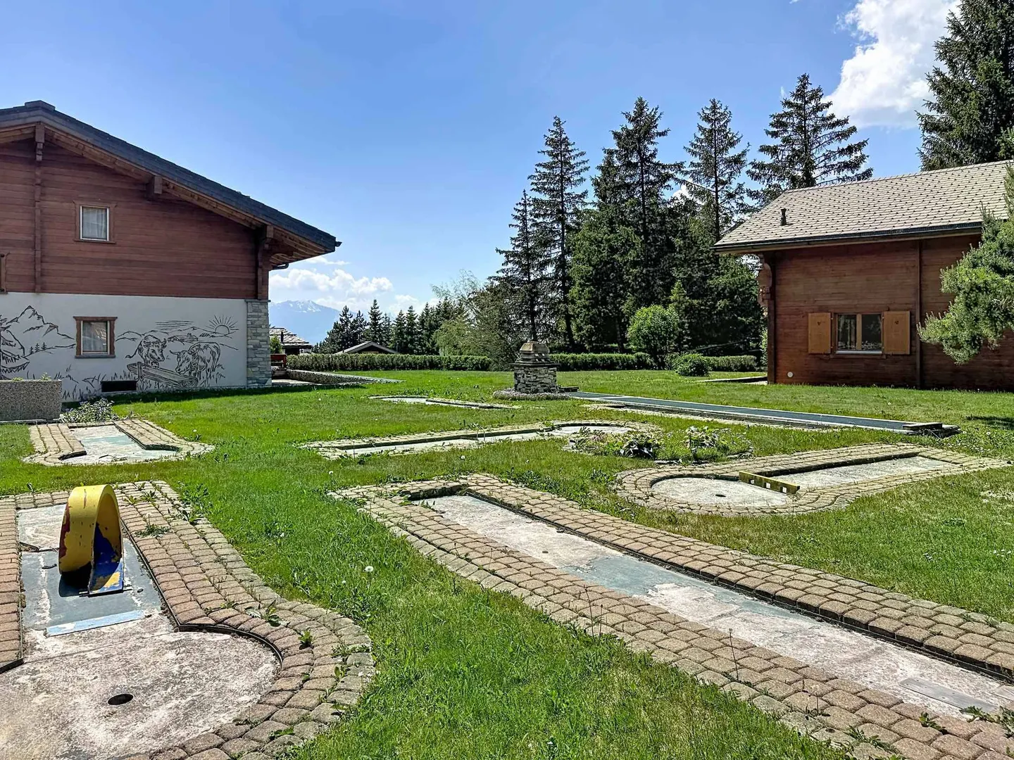 Chalet-Anwesen mit Potenzial - Foto 4 von 10