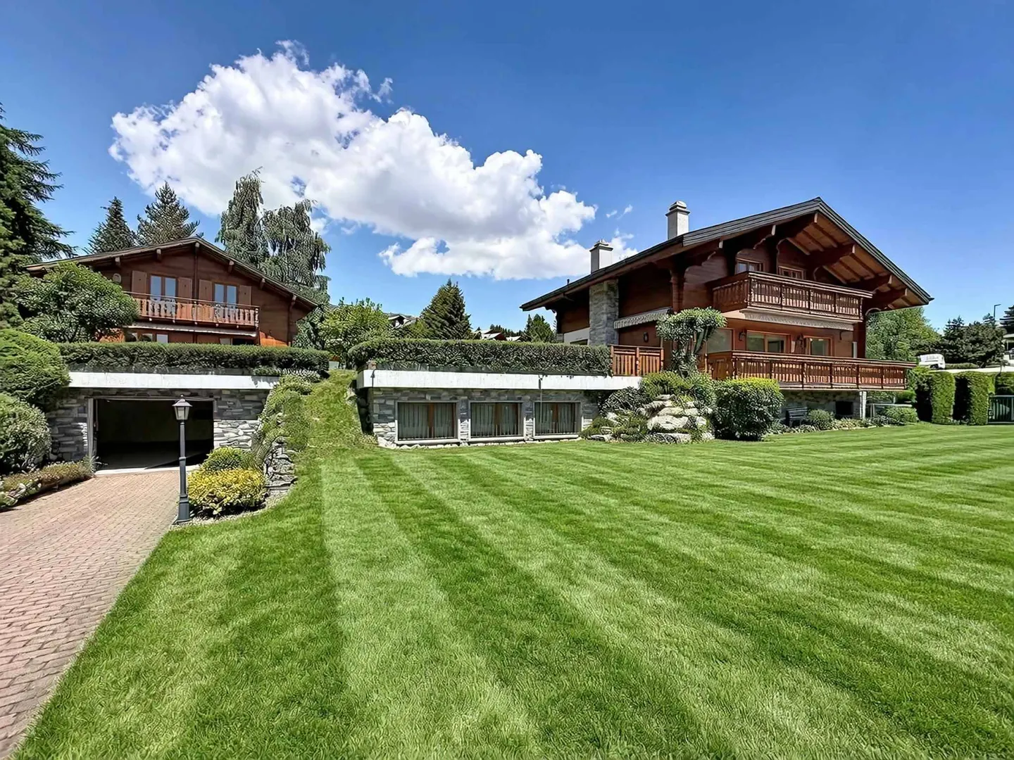 Chalet-Anwesen mit Potenzial - Foto 1 von 10