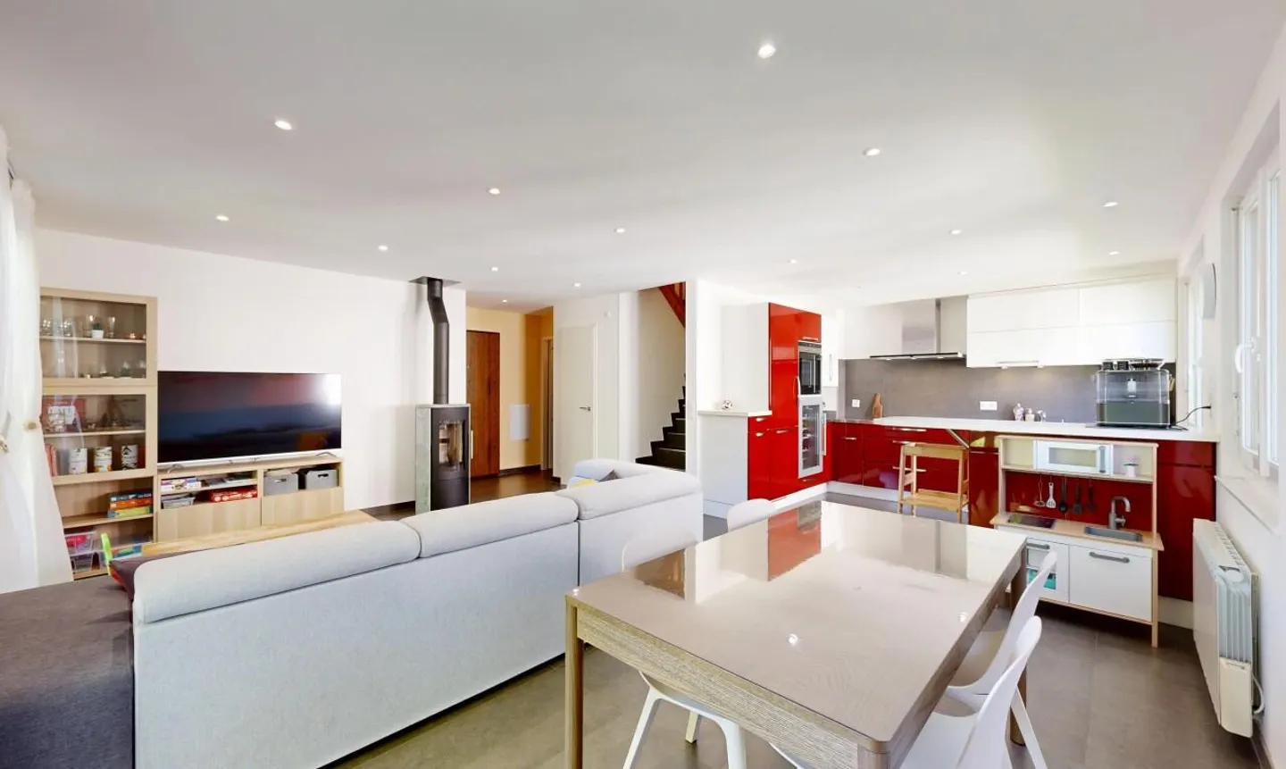 Renovierte Penthouse-Duplexwohnung in Terre Sainte mit großzügigen Volumen - Foto 8 von 11