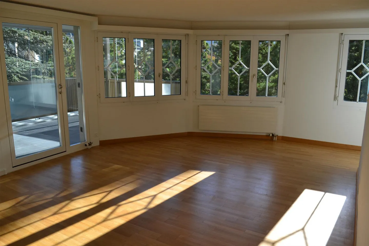 Charming, sunny and bright 3-room apartment with winter garden for rent - Photo 4 of 14