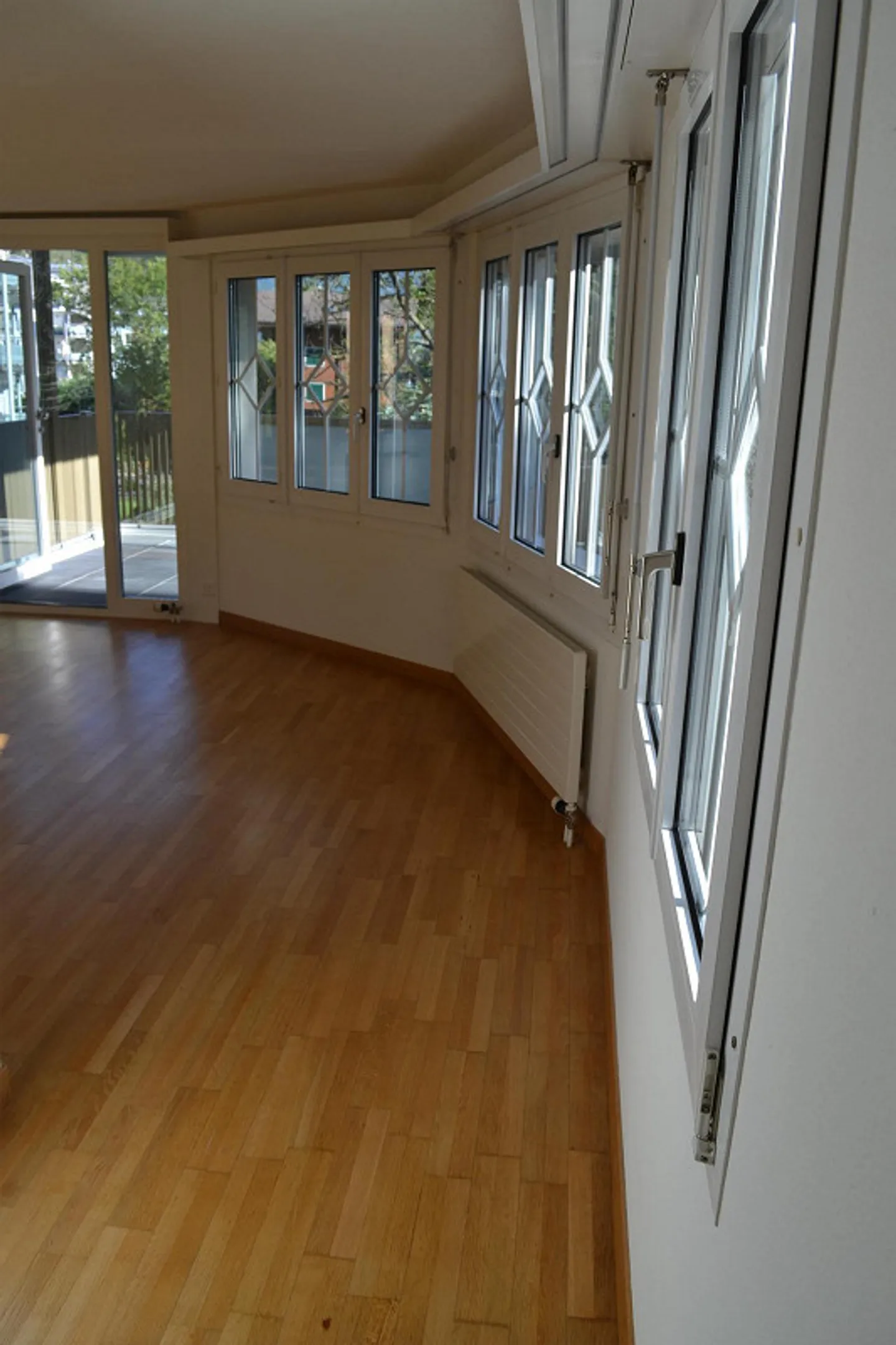 Charming, sunny and bright 3-room apartment with winter garden for rent - Photo 5 of 14