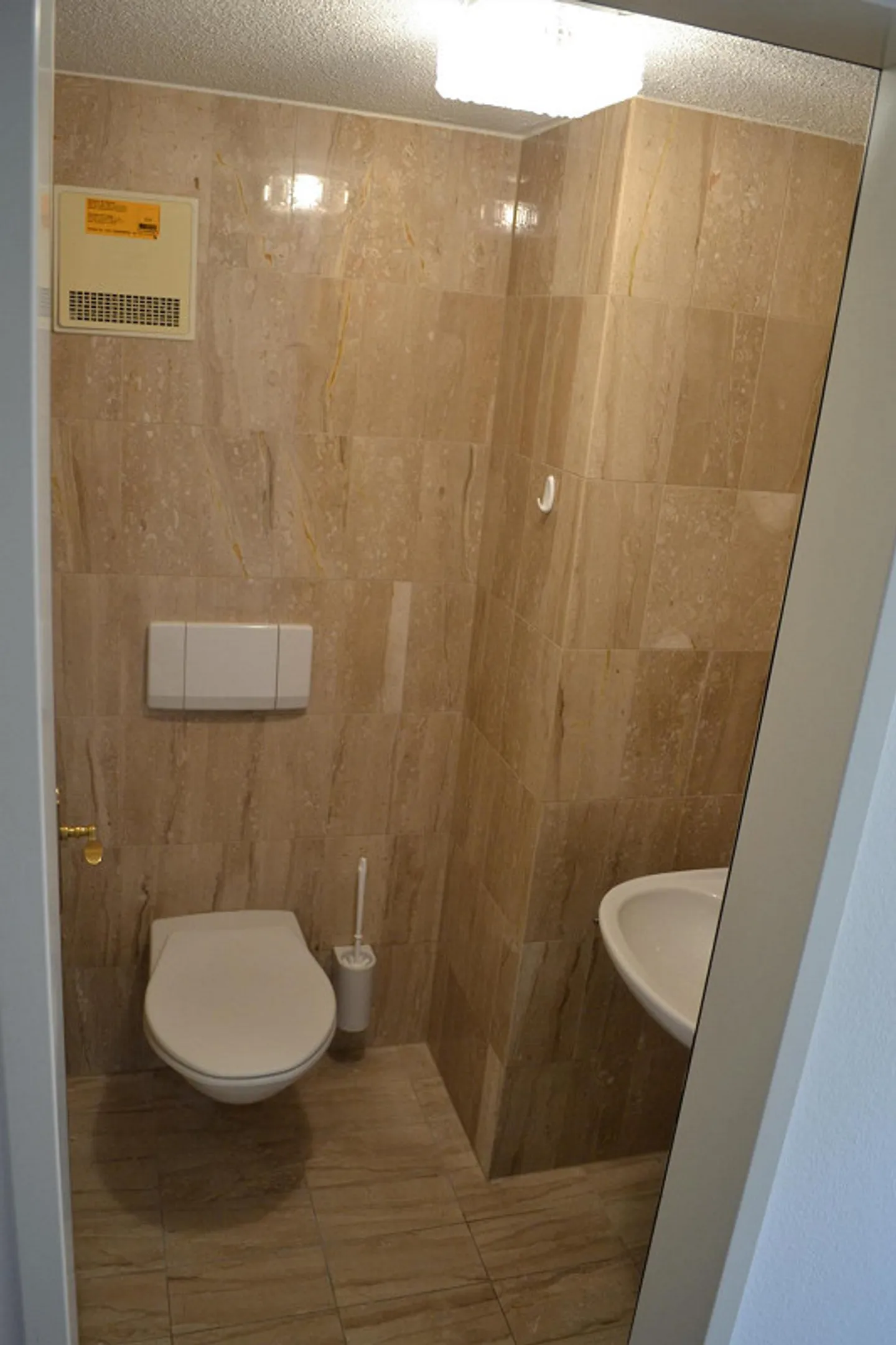 Charming, sunny and bright 3-room apartment with winter garden for rent - Photo 12 of 14