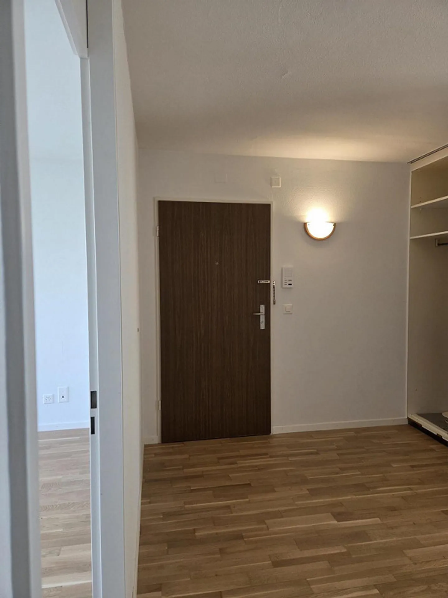 Une maison à rester - Appartement lumineux de 3,5 pièces avec balcon près du Wohlensee - Photo 13 sur 17