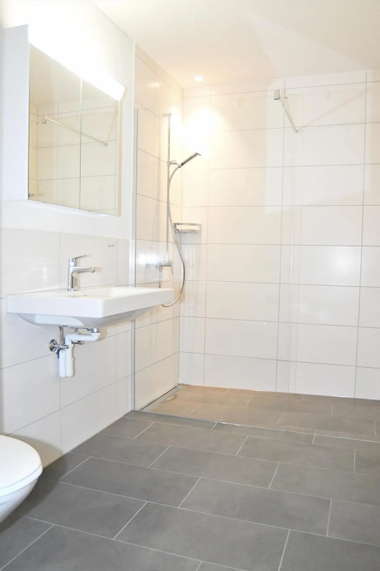 Appartement lumineux de 5½ pièces, situé au calme et ensoleillé - E101 - Photo 8 sur 14