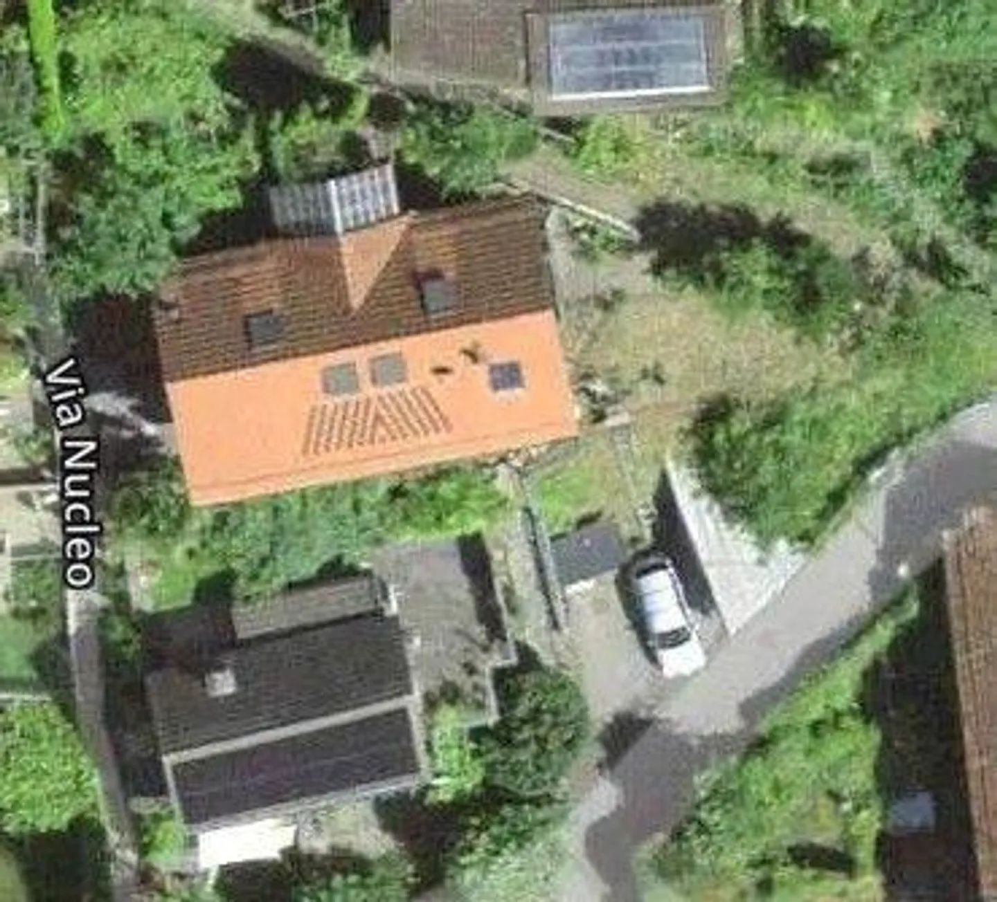 *Zweifamilienhaus* - Foto 1 von 13