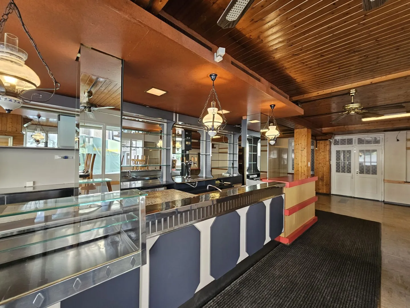 Ristorante in posizione privilegiata con fumoir - Foto 5 di 9